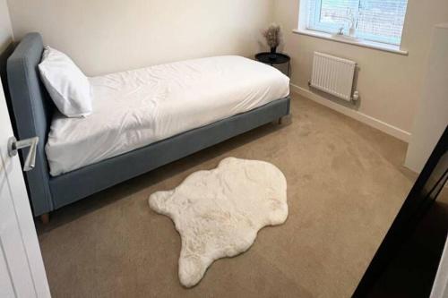 3-Bed House Sleeps 5 Free Parking in Manningham