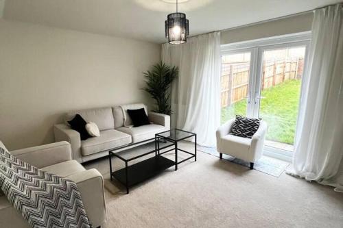 3-Bed House Sleeps 5 Free Parking in Manningham