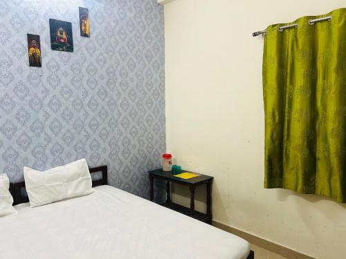 Ganpati Guest House Near Ram Jhula in Swarg Ashram