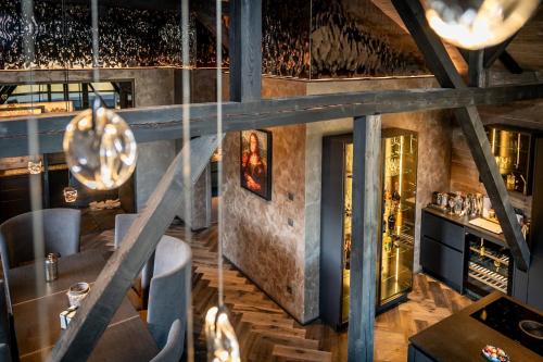 Black Diamond Chalet in Mils