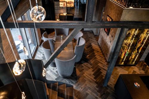 Black Diamond Chalet in Mils