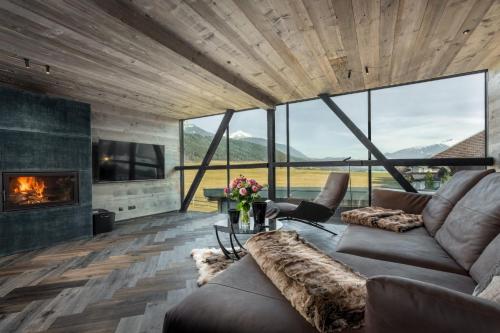 Black Diamond Chalet in Mils