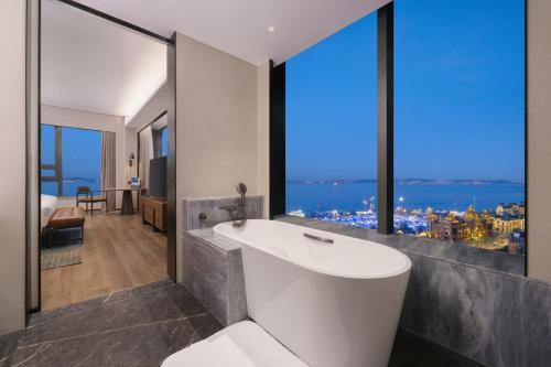 room detail thumbnail 2
