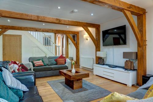 Ridgeway House, spacious, countryside idyll, up to 18 guests in Lambourn