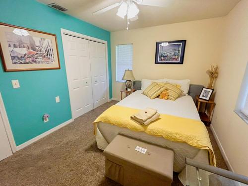Private Room at Crystal River Retreat with Salt Water Pool in 興力士 (FL)
