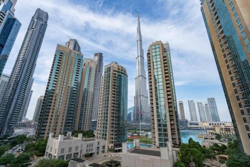 Vogue Vacation Homes, Downtown Boulevard Central near Burj Khalifa and Dubai Mall, Two Bedroom Apartment with Balcony and Burj Khalifa View, Access to all Amenities, Dubái (foto 7)