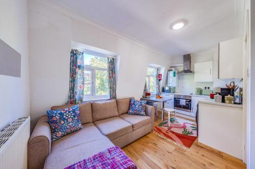Bright One Bedroom Flat by King's Cross