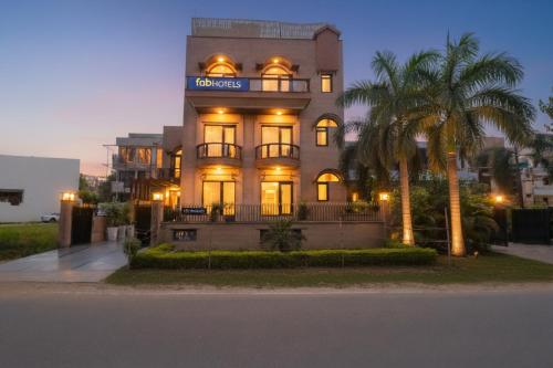 FabHotel RR Residency - DLF Cyber City, Gurugram