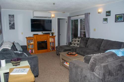 Guestroom, Winterplace Condo Ski in Ski out First Floor E102 in Ghent (WV)