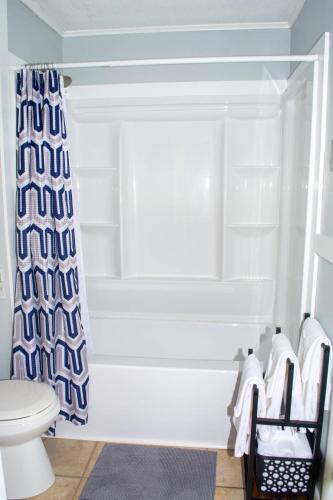 Bathroom, Winterplace Condo Ski in Ski out First Floor E102 in Ghent (WV)