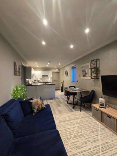 Countryside Apartment nr. Dore Train station in ดอร์