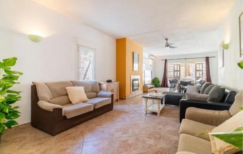 Stunning Home In Cuevas Del Almanzora in Sueva Del Almanzora