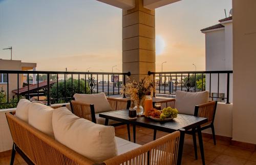TelMar Sunrise View 100m from the Sea – khách sạn tại Livadia