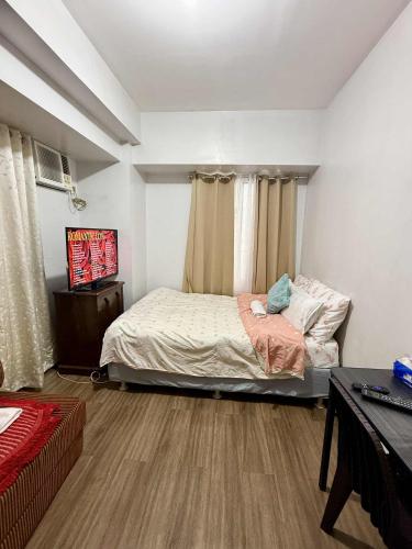 1BR LaVerti Minalist affordable family staycation, Manila