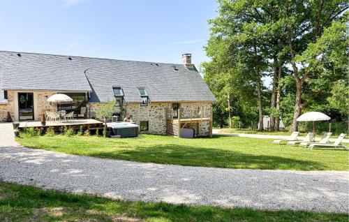 Beautiful Home In Alleyrat With Wifi gîte à louer Forêt de Bellechassagne