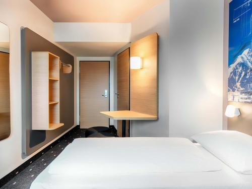 B&B HOTEL München-Airport Room Type - Twin Room