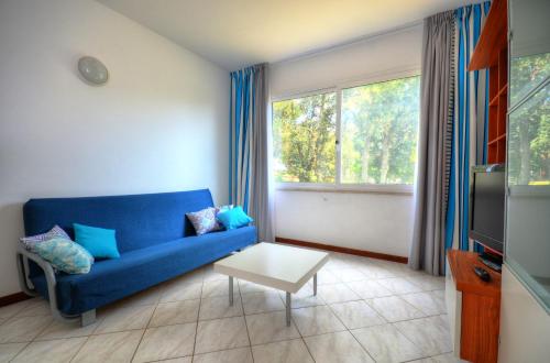 2 bedrooms, 3 beds