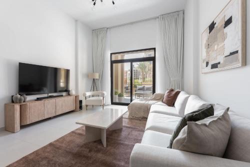 Free housekeeping visits during your stay - StayShort - MJL Apartment for 4 people near Water Parks, Dubai (photo 6)
