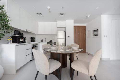 Free housekeeping visits during your stay - StayShort - MJL Apartment for 4 people near Water Parks, Dubai (photo 10)