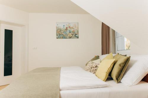 DiamondVilla, 4 bedroom Apartment, garden & spa, Praga (foto 4)