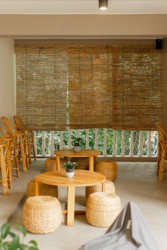 Backyard Bed & Kitchen in انيواتا