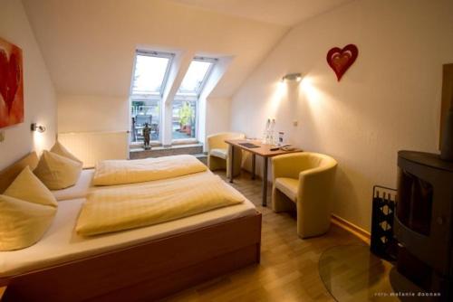 Hotel-Restaurant Haus Berger Room Type - Triple Room with Terrace