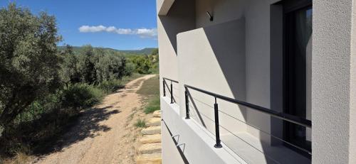 Studio 1 terrasse aperçu mer vignes (Studio 1 terrasse apercu mer vignes) in Le Mouranier