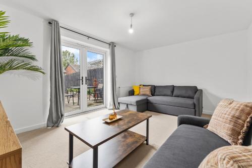 3 Bedroom house with 5 beds and Parking 18LW, Manchester (photo 2)