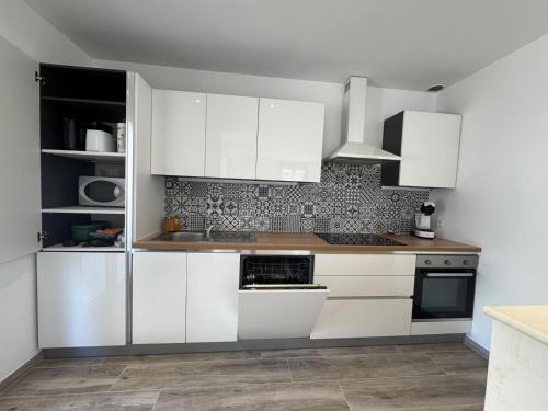 Kitchen, Villa Maeva Florensac near Cueillette de Caillan
