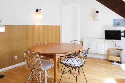 Beautiful Bright Apartment Near The Marais - image 6