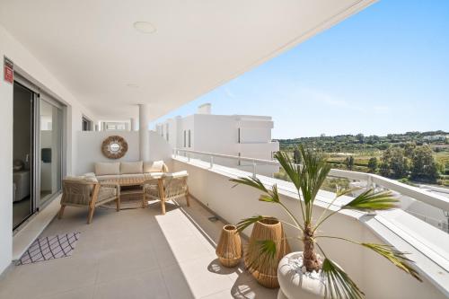 ระเบียง/ชานเรือน, Ultimate Rentals - Oceana Gardens Comfort And Sun in Estepona in กันเชลาดา