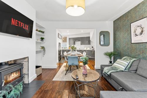 Lovely Central Bath House - Parking - Sleeps 7, Бат (фото 7)