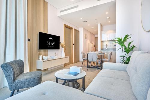 STAY BY LATINEM Luxury 1BR Holiday Home W 2809 Near Burj Khalifa – khách sạn tại Nad Al Sheba
