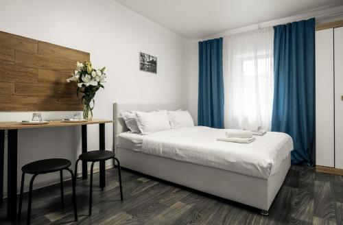 . River House Apartments