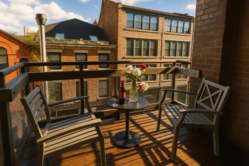 Balcony Flat by Concert Square with Free Parking, Liverpool (photo 3)
