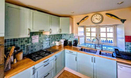 Зовнішній вигляд готелю, Reids Cottage in Лерг