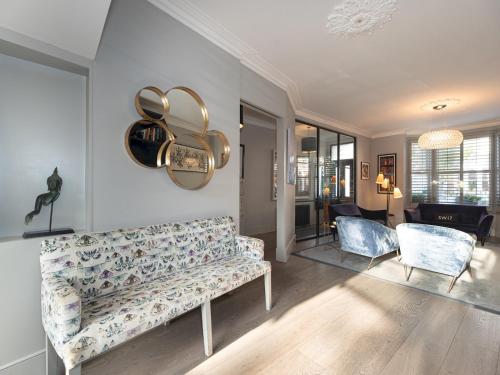 Pass the Keys Exclusive Family Home with Garden in Balham London, London (photo 2)