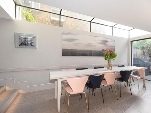 Pass the Keys Exclusive Family Home with Garden in Balham London, London (photo 6)