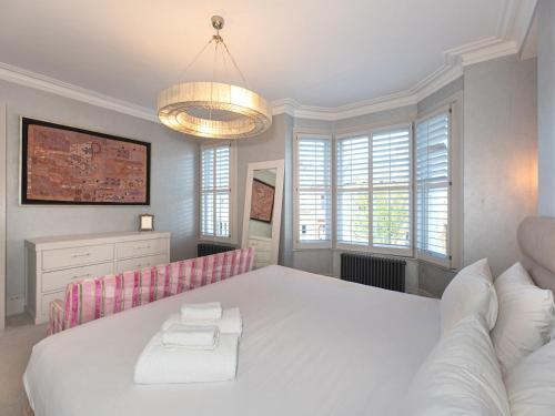 Pass the Keys Exclusive Family Home with Garden in Balham London, London (photo 8)