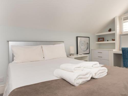 Pass the Keys Exclusive Family Home with Garden in Balham London, London (photo 10)