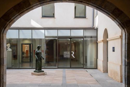 ที่เที่ยวใกล้ที่พัก, ไอบิส บัดเจ็ต แปร์ปิญ็อง ซองทร์ (Ibis budget Perpignan Centre) in แปร์ปิยอง