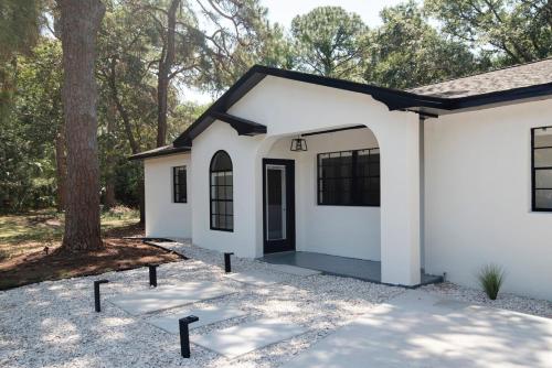 Vacation Villa in Tampa 17 Guest in 城市與鄉村