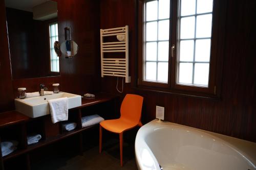 Vannituba, Hotel - Restaurant Le Cerf & Spa in Wasselonne
