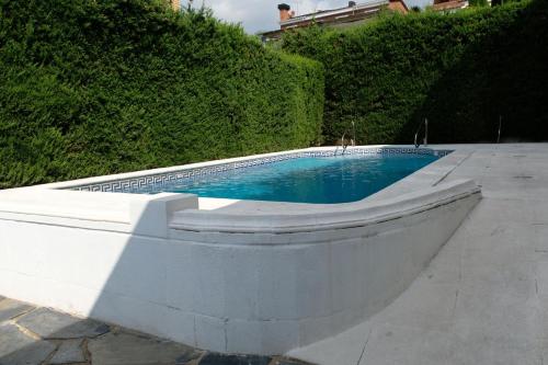 Úszómedence, Casa familiar en la playa con piscina in Teià