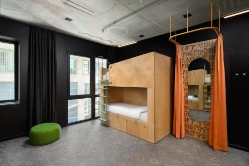 room detail thumbnail 0