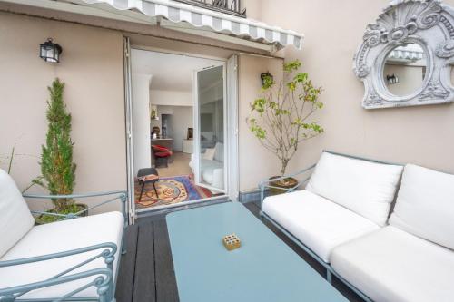 Superb studio with terrasse & 24-7 security in the heart of Paris!, Parigi (foto 11)