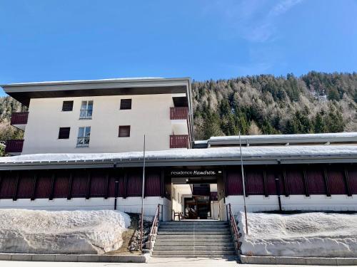 Exterior view, Monolocale Mandron 101 in Palu