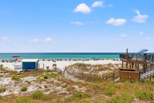 Surrounding environment, Beachside I by Panhandle Getaways in Destin (FL)