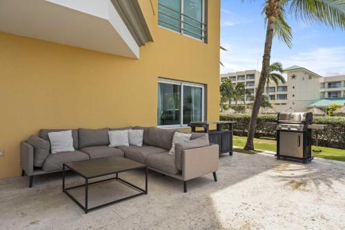 Beachfront - Ocean Extravaganza 3BR condo - E121, Palm-Eagle Beach (fotografie 7)