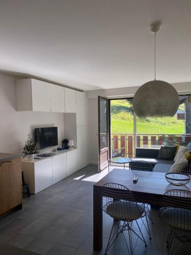 Aigles Lherbier - Bât 1 (Aigles Lherbier - Bat 1) in ลา คูซา